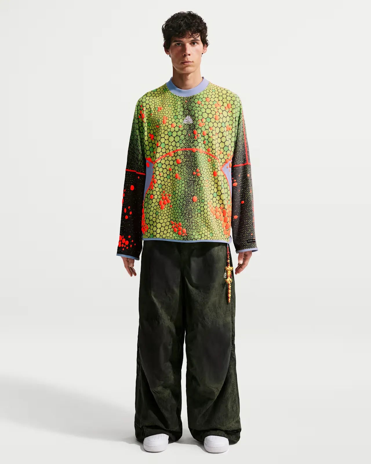 Nike ACG x CPFM L/S Crewneck Multicolor, sweatshirt à manches longues multicolore avec graphismes abstraits et branding Nike ACG x CPFM.