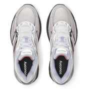 Saucony ProGrid Omni 9 Red Fade en mesh technique avec dégradé rouge, amorti ProGrid et design rétro-running inspiré des années 2000.