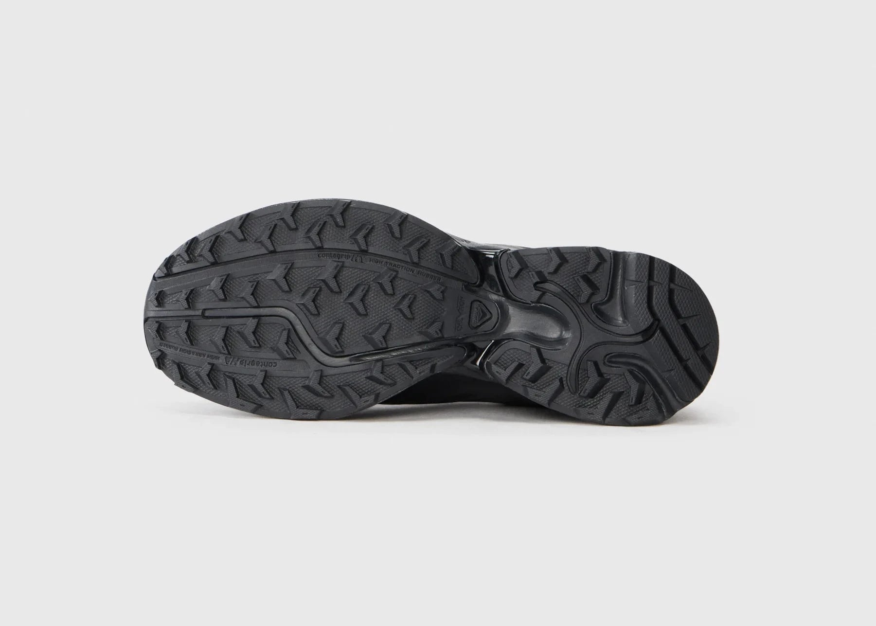 Salomon XT-Pathway 2 Satin Black Mahogany Rose, sneaker noire en mesh avec accents rose mahogany et semelle Contagrip technique. (vue semelle)