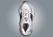 Sneakers adidas Adistar Jellyfish Pharrell Williams en Solid Grey et Black avec mesh respirant et amorti Adistar réactif.