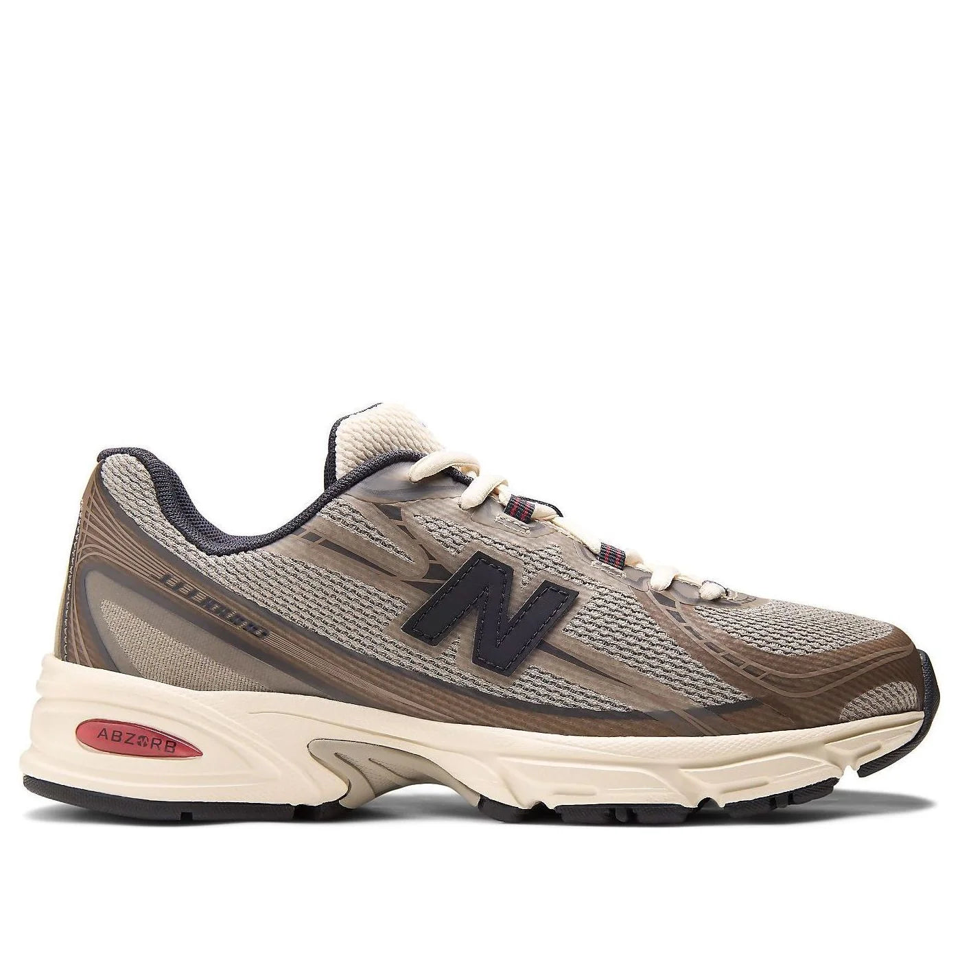 New Balance 740N JJJJound Mushroom, sneaker rétro-running beige et marron issue de la collaboration JJJJound x New Balance avec tige en mesh vue de profil. 