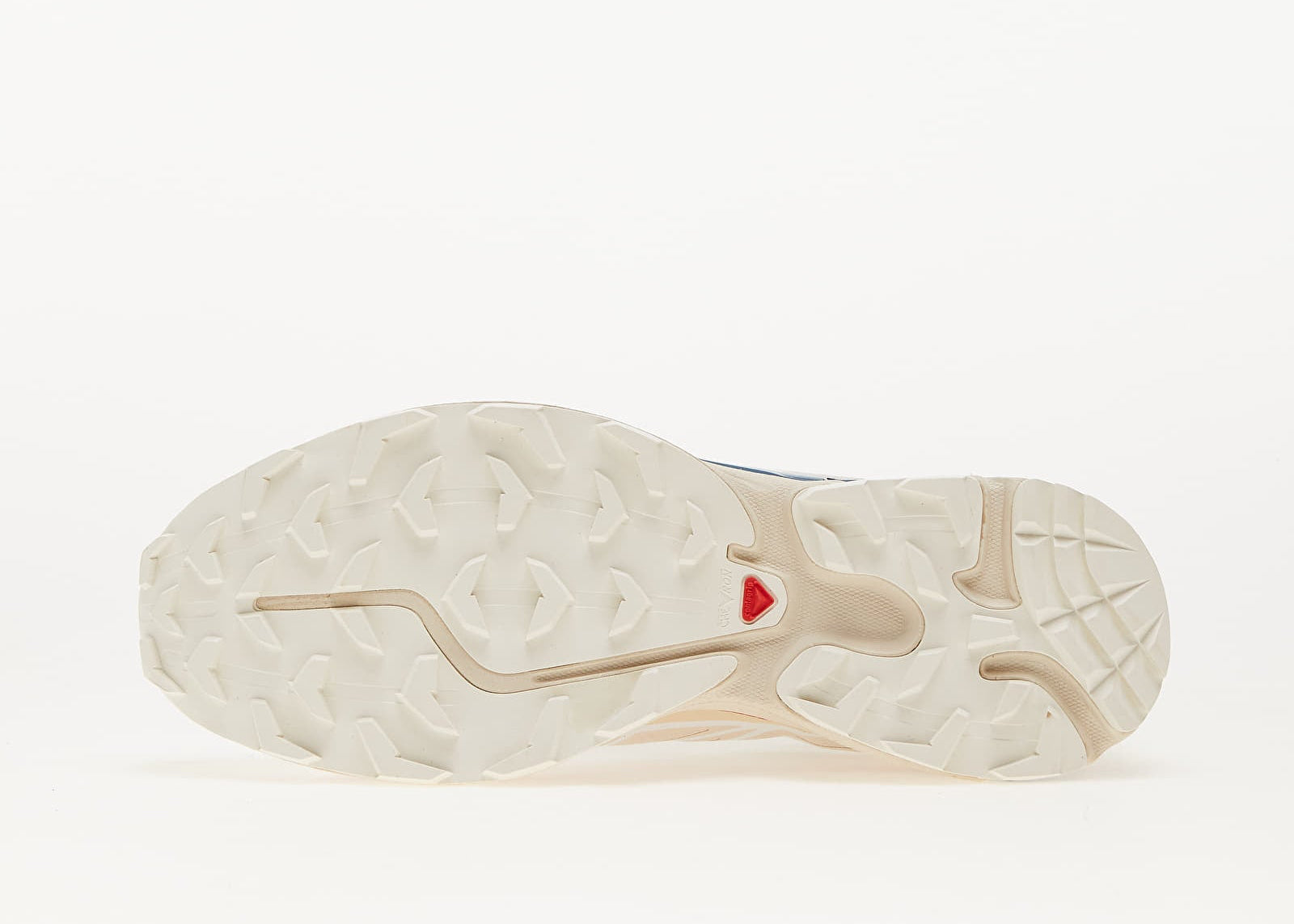 Salomon XT-6 Almond Milk en mesh crème avec système Quicklace, amorti EnergyCell et semelle Contagrip adaptée aux terrains variés.
