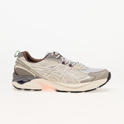 Sneaker ASICS GT-2160 Wood Wood en mesh technique et matériaux premium avec amorti GEL et design rétro-running minimaliste.