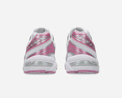 ASICS Gel-1130 White Pure Silver Pink – sneakers rétro blanches avec détails argentés et rose pastel, amorti GEL, vue de derrière