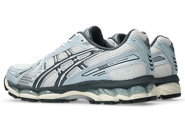 Sneaker ASICS Gel-Kayano 12.1 White Carrier Grey en mesh blanc et gris avec amorti GEL, détails argentés et silhouette rétro-running premium.