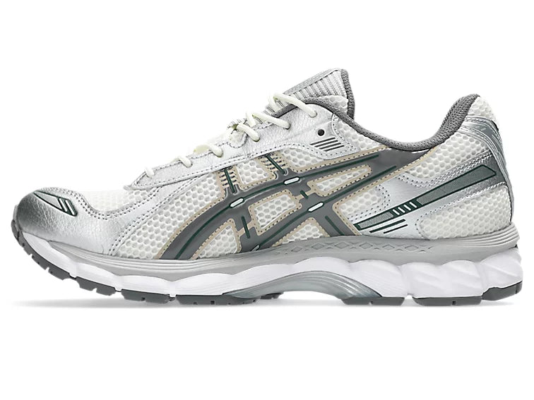 Sneaker ASICS Gel-Kayano 12.1 Cream Carbon en mesh crème et gris anthracite avec amorti GEL et silhouette rétro-running premium.