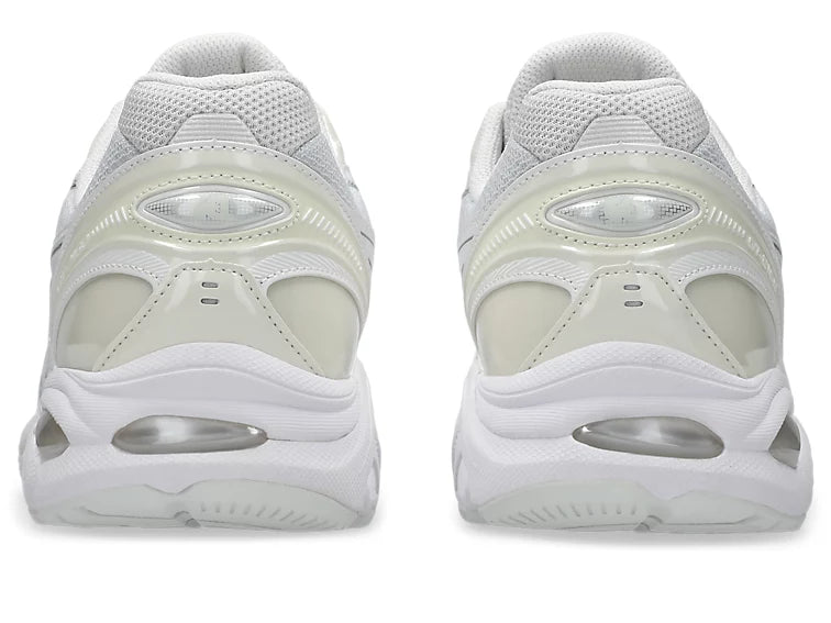 Sneaker ASICS GT-2160 White Cream en mesh blanc et crème avec amorti GEL et silhouette rétro-running élégante.
