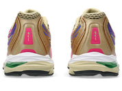 ASICS Gel-Sekiran Sand Pink Glo en mesh beige sable avec détails rose vif, amorti GEL et silhouette technique contemporaine.