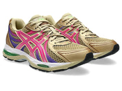 ASICS Gel-Sekiran Sand Pink Glo en mesh beige sable avec détails rose vif, amorti GEL et silhouette technique contemporaine.