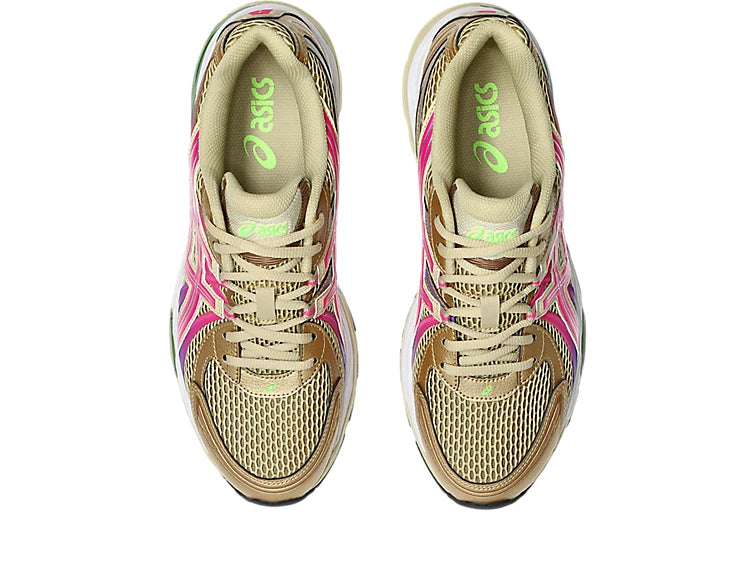 ASICS Gel-Sekiran Sand Pink Glo en mesh beige sable avec détails rose vif, amorti GEL et silhouette technique contemporaine.
