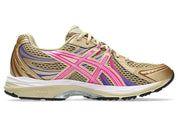 ASICS Gel-Sekiran Sand Pink Glo en mesh beige sable avec détails rose vif, amorti GEL et silhouette technique contemporaine.