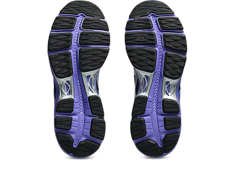 ASICS Gel-Sekiran Midnight Pure Silver en mesh bleu nuit avec détails argentés métallisés, amorti GEL et silhouette technique contemporaine.