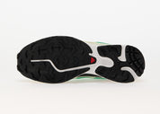 Salomon XT-6 Bright Green en textile vert vif avec renforts synthétiques, système Quicklace™, maintien SensiFit™ et semelle Contagrip®.