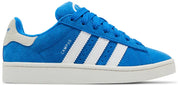 Baskets adidas Campus 00s Blue Bird en suède bleu vif avec trois bandes latérales blanches en cuir, semelle caoutchouc, style années 2000. (vue de profil)