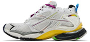 Texte alternatif (alt) :
Balenciaga Runner Gradient White Multi avec tige en mesh respirant, empiècements en cuir et matières synthétiques blancs, finitions multicolores en dégradé et semelle épaisse en caoutchouc.