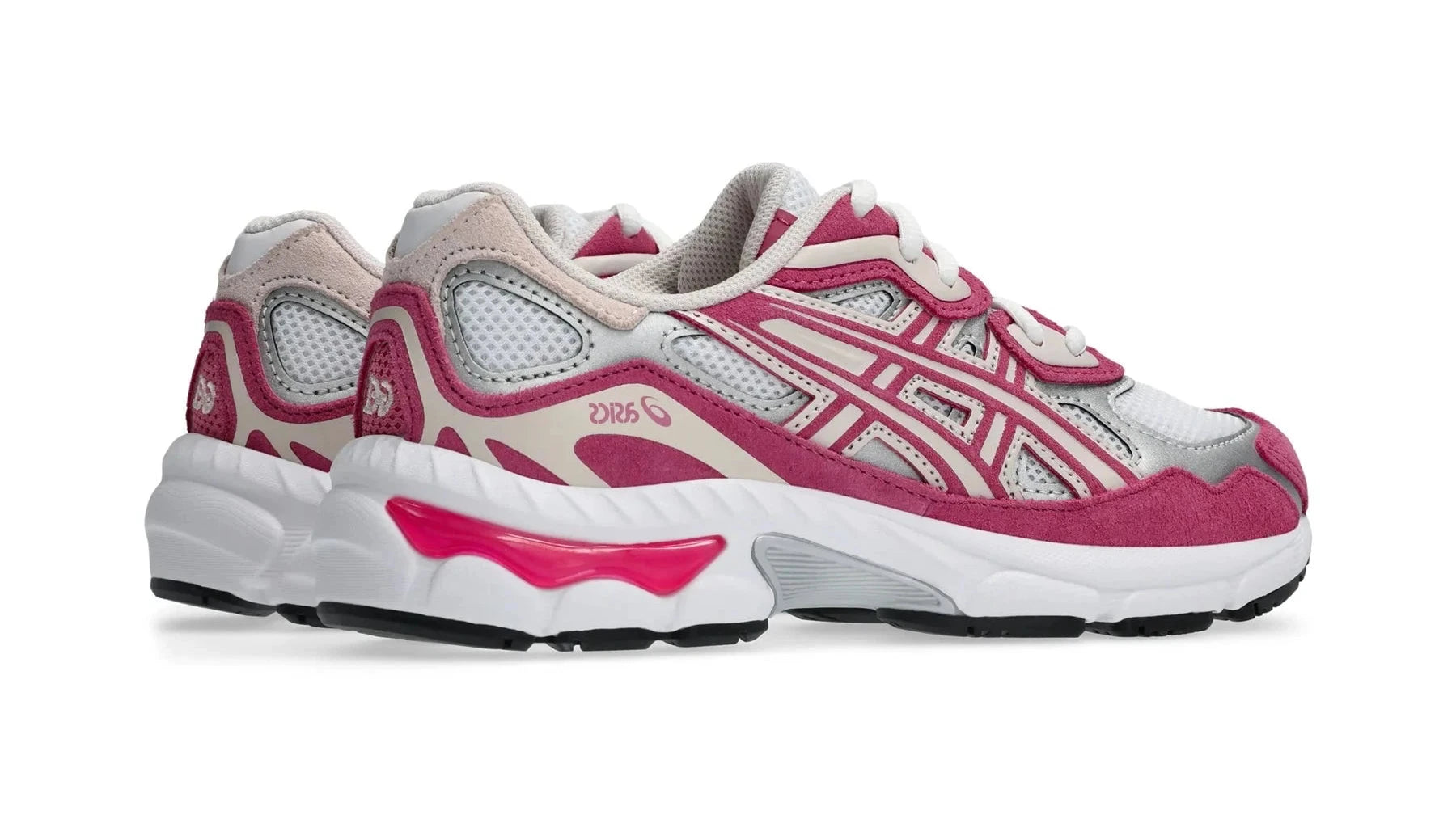 Sneaker ASICS GEL-NYC White Pink Cloud en mesh blanc avec détails roses et amorti GEL pour un confort optimal au quotidien.