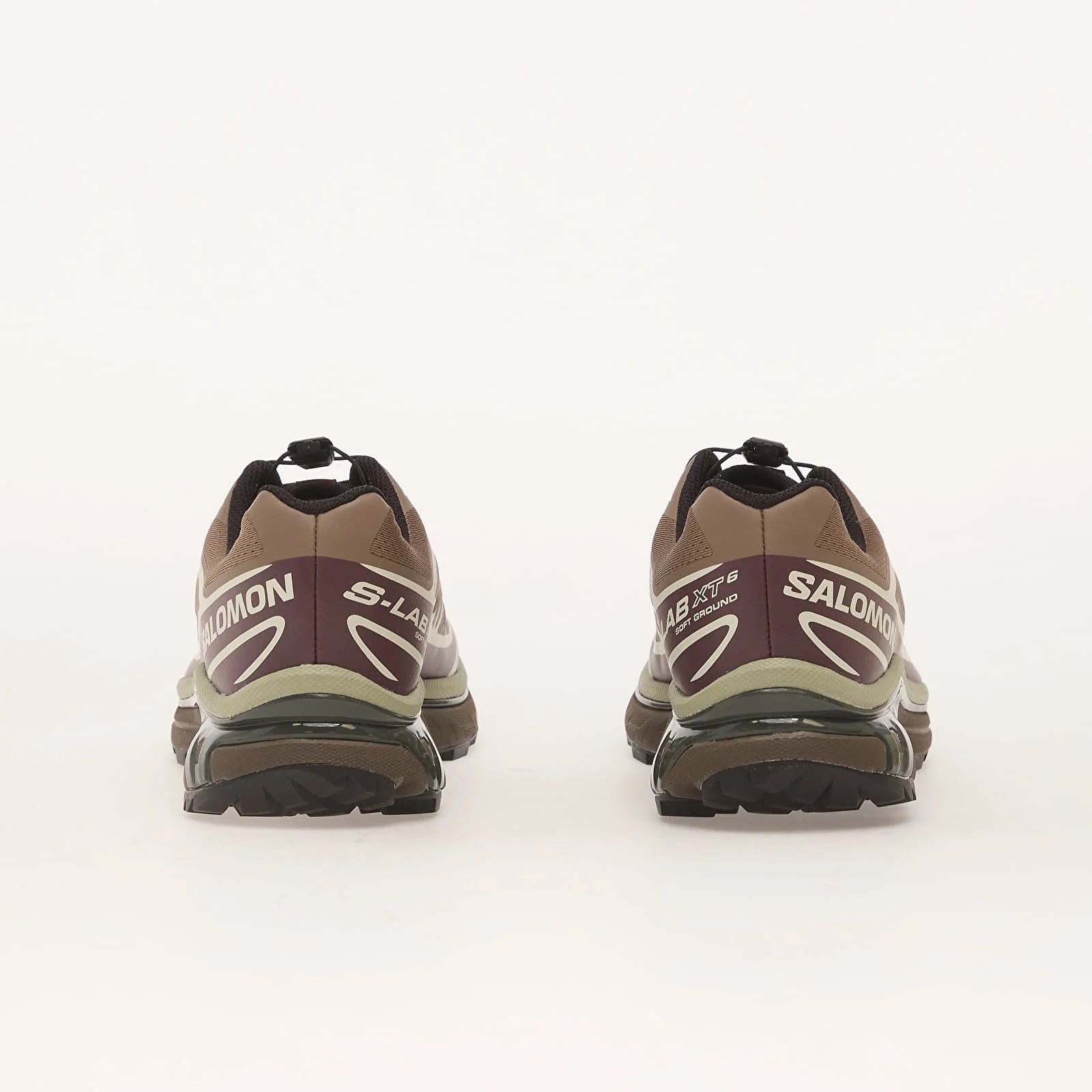 Sneakers Salomon XT-6 Walnut Huckleberry en mesh technique respirant, avec empiècements synthétiques premium, laçage Quicklace et semelle Contagrip haute adhérence.