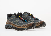Salomon XT-6 Stormy Weather Mustang L49213700 en textile gris Stormy Weather avec détails Mustang, renforts TPU et Quicklace™.