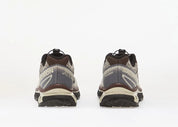 Salomon XT-6 Shadow Almond Milk Black Coffee Chocolate L45418700 en textile crème, brun et chocolat avec renforts synthétiques et semelle technique.