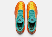Nike Air Max Plus One Piece Mera Mera IW1283-800 en Brilliant Orange, Vibrant Yellow et Healing Jade, inspirée du Fruit du Démon Mera Mera no Mi.