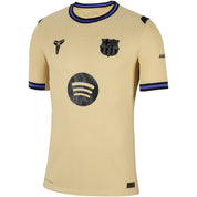 FC Barcelona x Kobe Bryant LaLiga Winners 2025/26 Player's Edition Authentic Jersey Team Gold, maillot doré collector du Barça inspiré de Kobe Bryant.