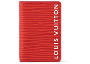 Louis Vuitton Pocket Organizer Vermillion Red, porte-cartes Louis Vuitton compact rouge vermillon avec plusieurs emplacements de rangement.
