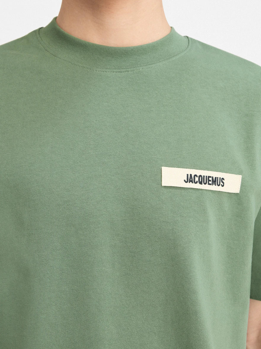 Jacquemus Le T-Shirt Gros Grain Light Green – GlobalSneakers Jacquemus Le T-Shirt Gros Grain Light Green – GlobalSneakers