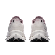 On Running Cloudtilt Heron Dew, sneaker lifestyle On Running coloris Heron et Dew équipée de la technologie CloudTec Phase® et de l'amorti Helion™ vue de derrière. 
