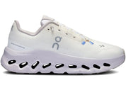 On Running Cloudtilt Sand Lavender, sneaker lifestyle beige et lavande équipée de la technologie CloudTec Phase® et de l'amorti Helion™ vue de profil. 