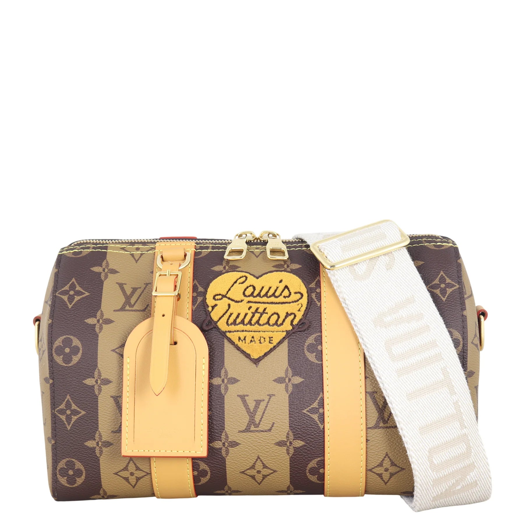 Louis Vuitton x Nigo City Keepall Monogram Stripes Brown, sac Louis Vuitton compact en toile Monogram marron avec détails Stripes, doubles poignées et bandoulière.