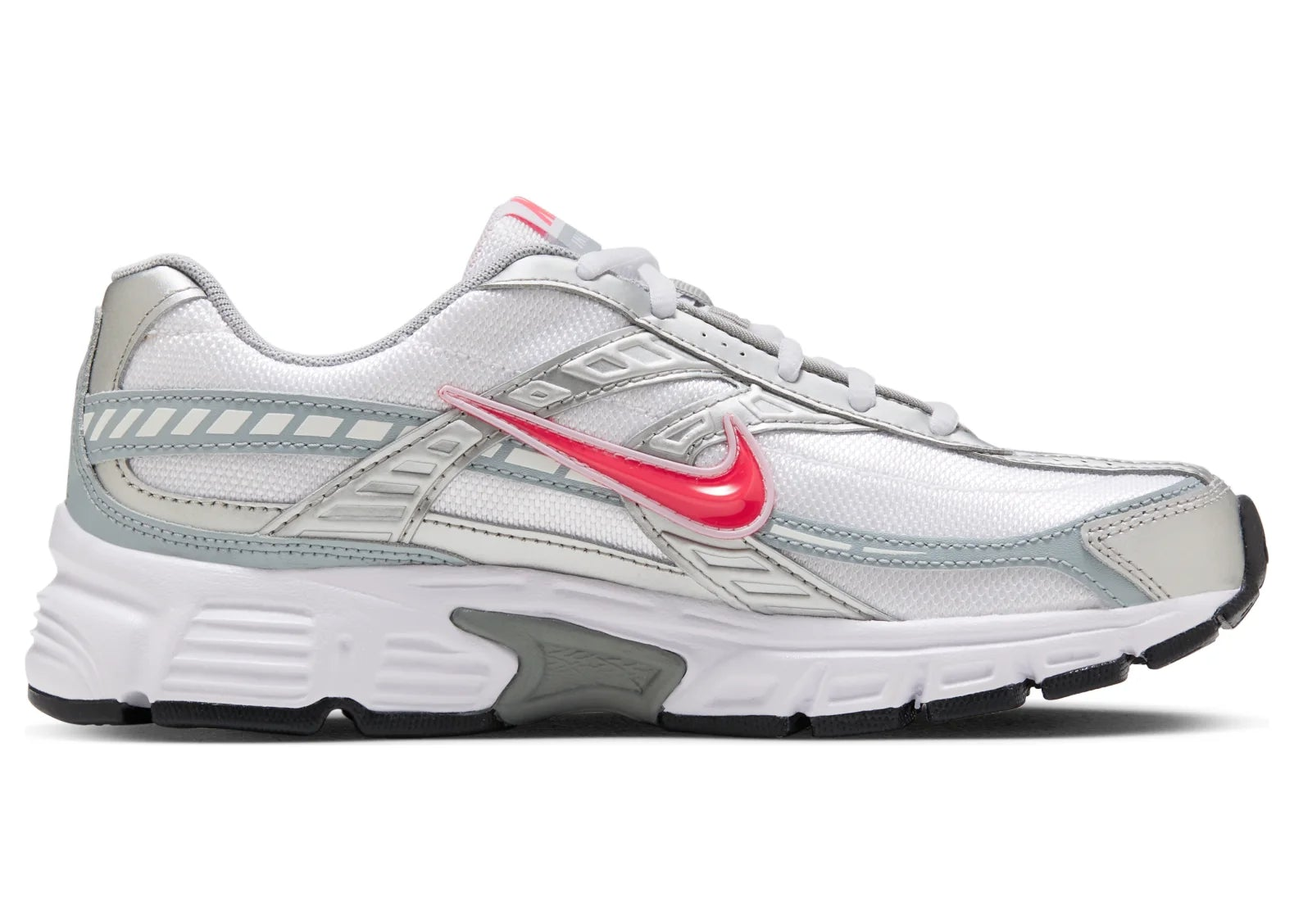 Nike Initiator Silver Red blanche et argentée avec détails Cherry rouges, empeigne rétro-running et semelle intermédiaire amortissante vue de profil intérieur. 