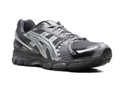 Sneakers ASICS Gel-Kayano 12.1 Kith Tornado Argent Pur en mesh technique avec amorti GEL® et semelle FF Blast+ premium.Vue de profil