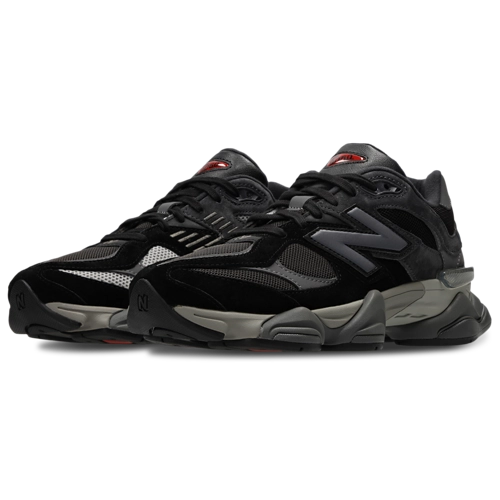 Image de la New Balance 9060 Black Castlerock Grey, sneaker noire et grise en mesh et suède avec semelle épaisse sculptée et technologies ABZORB et SBS. (vue de 3/4)