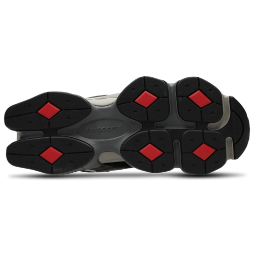 Image de la New Balance 9060 Black Castlerock Grey, sneaker noire et grise en mesh et suède avec semelle épaisse sculptée et technologies ABZORB et SBS. (vue semelle)