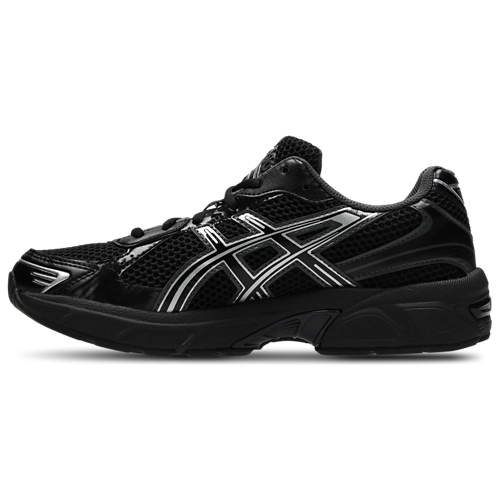 Image de l’ASICS GEL-1130 Black/Pure Silver – sneaker noire en mesh et cuir synthétique avec détails argentés métallisés, insert GEL® visible au talon. (vue de profil intérieur)