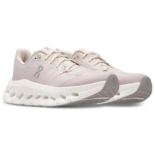 On Running Cloudtilt Pearl Fade, sneaker lifestyle On Running aux tons clairs Pearl Fade avec technologie CloudTec Phase® et amorti Helion™ vue de 3/4 face. 
