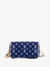 Louis Vuitton Speedy Bandoulière 20 Blue, sac Louis Vuitton bleu au format compact avec doubles poignées Toron et bandoulière ajustable.