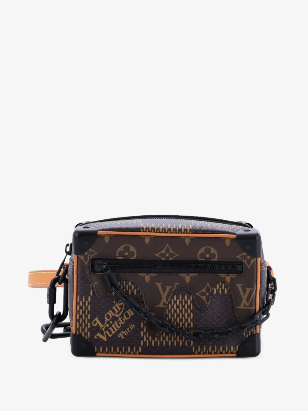 Louis Vuitton x Nigo Soft Trunk Damier Ebene Giant Mini Brown, mini sac bandoulière Louis Vuitton marron avec motif Damier Ebene Giant signé Nigo.