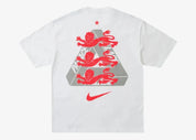 Palace x Nike England T-shirt White, t-shirt blanc en coton premium issu de la collaboration Palace x Nike avec design streetwear inspiré de l'Angleterre vu de dos