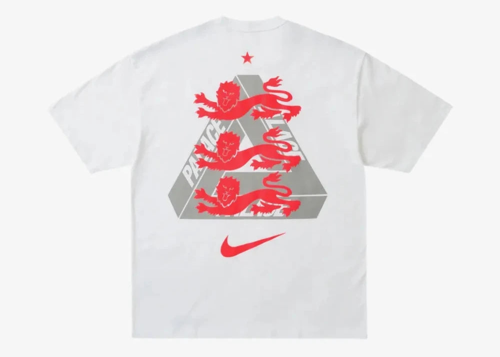 Palace x Nike England T-shirt White, t-shirt blanc en coton premium issu de la collaboration Palace x Nike avec design streetwear inspiré de l'Angleterre vu de dos