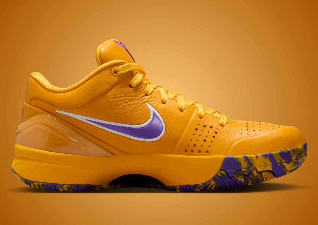 Nike Kobe 4 Draft Day Pack Los Angeles Lakers (GS) avec tige en mesh respirant, empiècements synthétiques blancs, violets et dorés, silhouette basse de basketball et semelle extérieure en caoutchouc.
