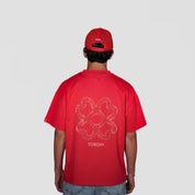 tee shirt torom rouge , logo sur le dos , vus de dos