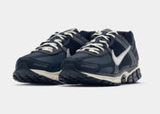 Sneakers Nike Zoom Vomero 5 SE en Blue Void et Midnight Navy avec mesh respirant et amorti Zoom Air premium.