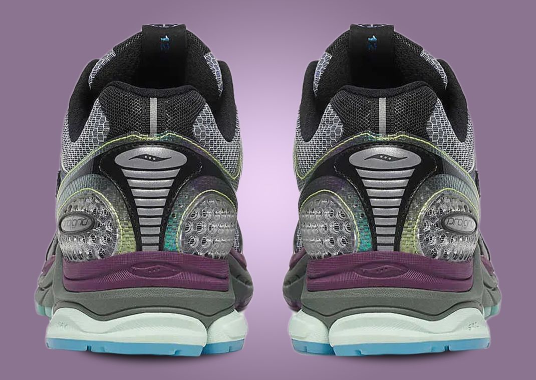 Saucony ProGrid Triumph 4 Winter Solstice Holographic, sneaker Saucony rétro-running au design Y2K avec empiècements techniques et détails holographiques.
