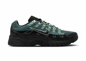 Nike P-6000 Anthracite Clay Green grise et noire avec tige textile, empiècements multicouches et détails vert Clay Green.