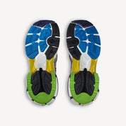 Balenciaga Runner Multicolor avec tige en mesh respirant, empiècements en cuir et matières synthétiques multicolores, silhouette running déstructurée et semelle épaisse en caoutchouc.
