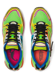 Saucony ProGrid Triumph 4 argentée métallique avec détails crimson et amorti ProGrid, édition Westside Gunn.
