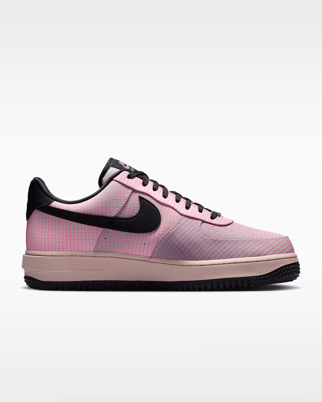Sneaker Nike Air Force 1 Low LX Vibram Silt Red Black en cuir premium rouge et noir avec semelle Vibram et amorti Air classique.