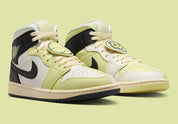 Chaussure de ville  AIR JORDAN 1 MID FALL LEAGUE vert , blanc , noir , semelle confortable , vu de 3/4