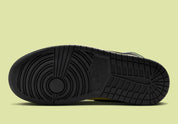 Chaussure de ville  AIR JORDAN 1 MID FALL LEAGUE vert , blanc , noir , semelle confortable , vu du dessous